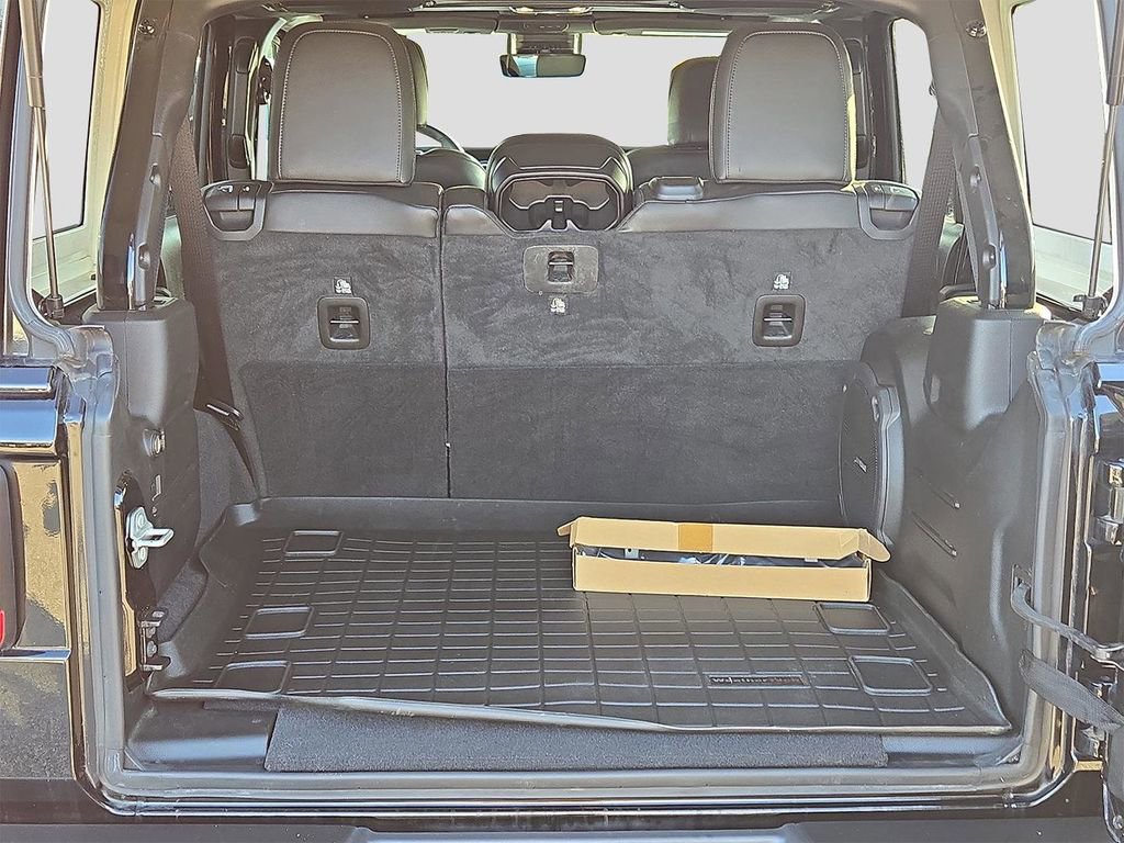 Used 2022 Jeep Wrangler Unlimited Rubicon image 11