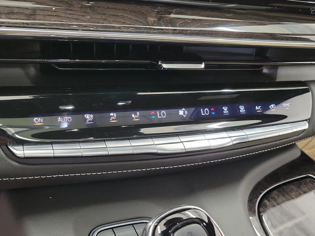 Used 2023 Cadillac Escalade Premium Luxury w/ LPO, Floor Liner Package AWD/4WD image 31