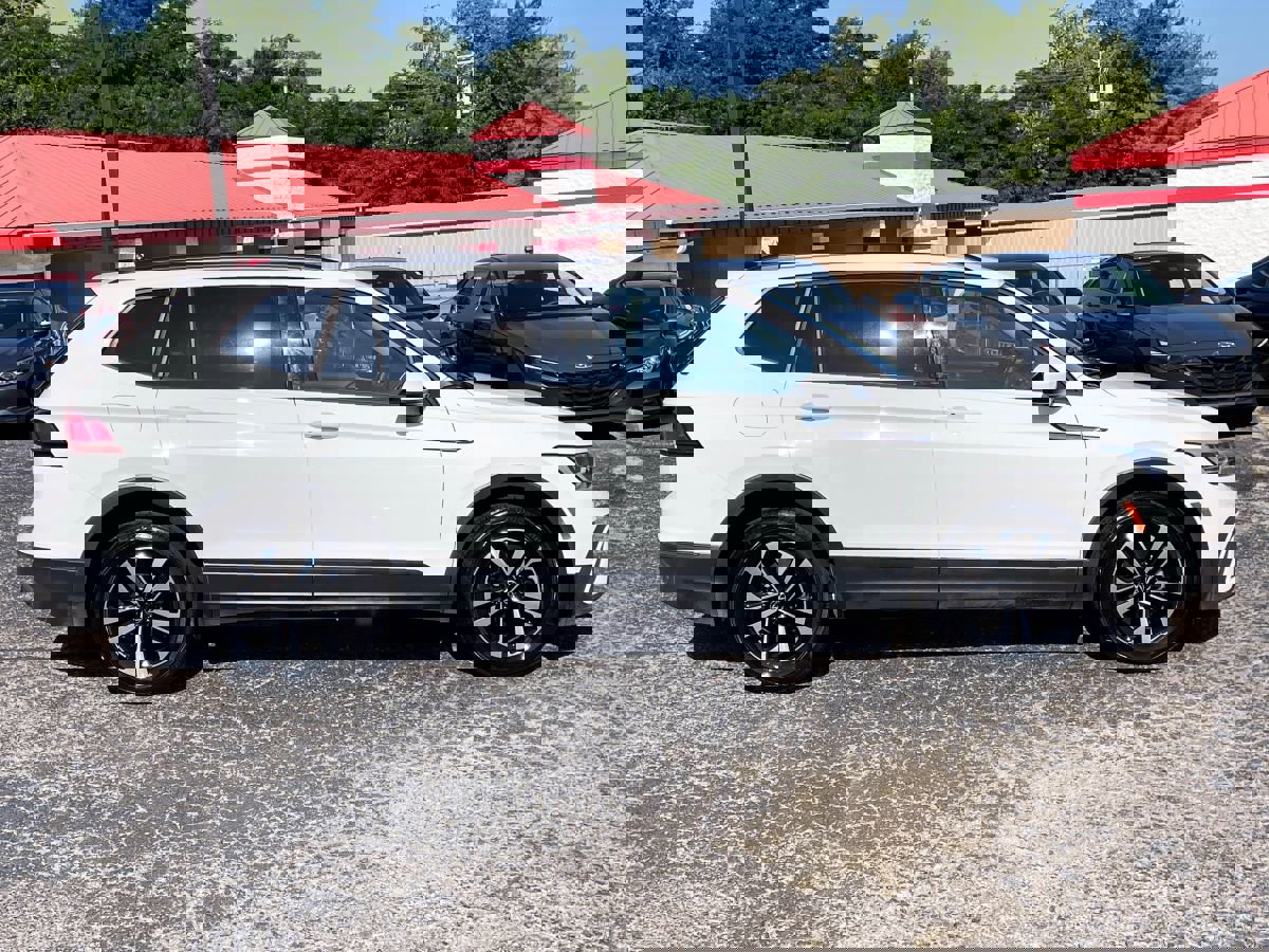 Used 2024 Volkswagen Tiguan S image 4
