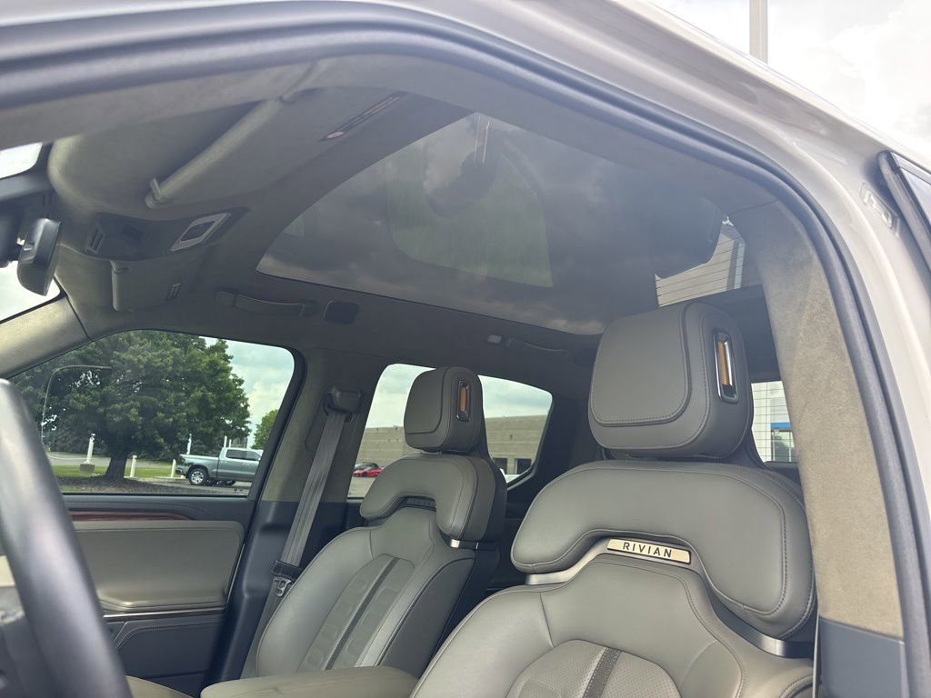 Used 2022 Rivian R1T Adventure AWD/4WD image 11
