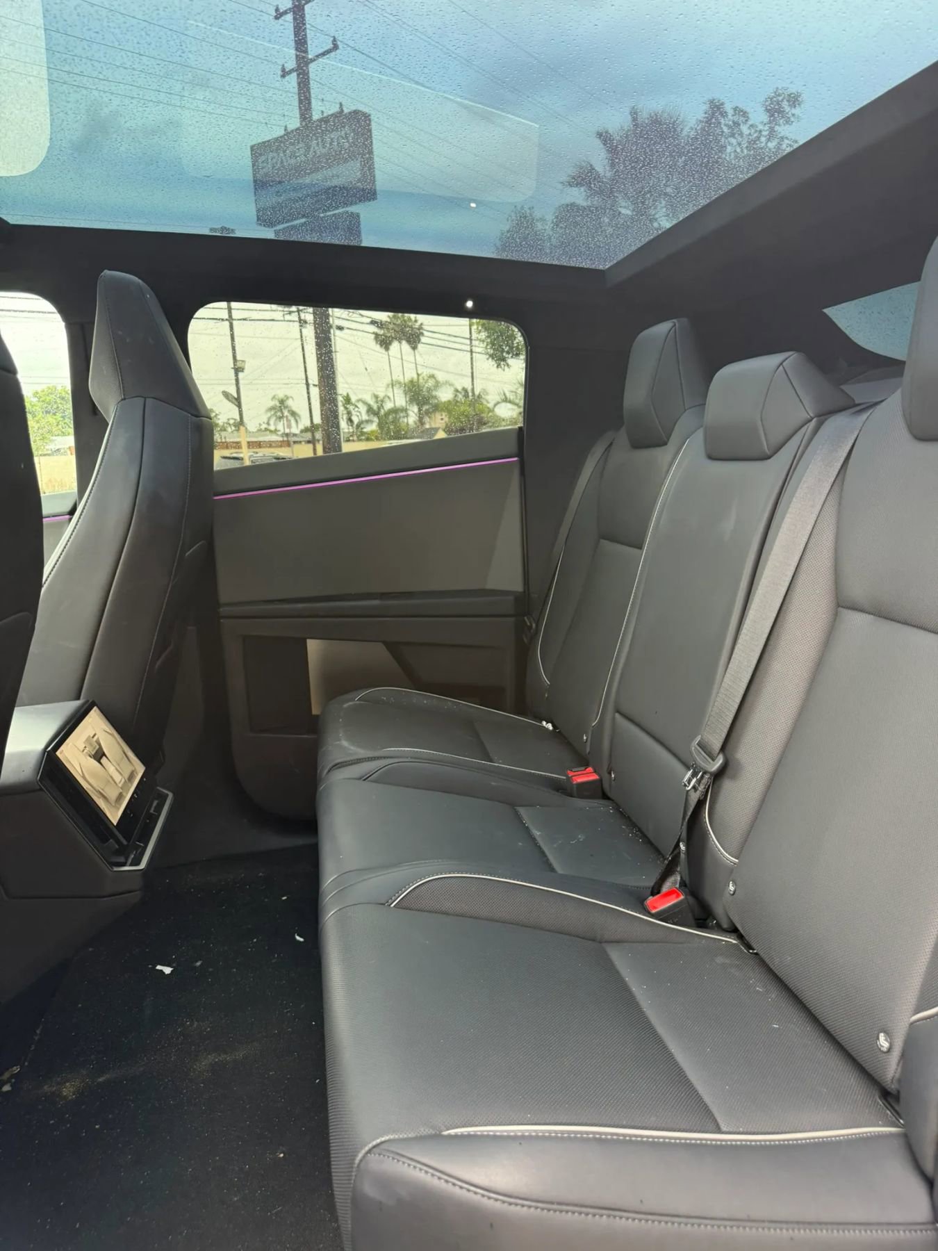Used 2024 Tesla Cybertruck AWD Crew Cab image 14