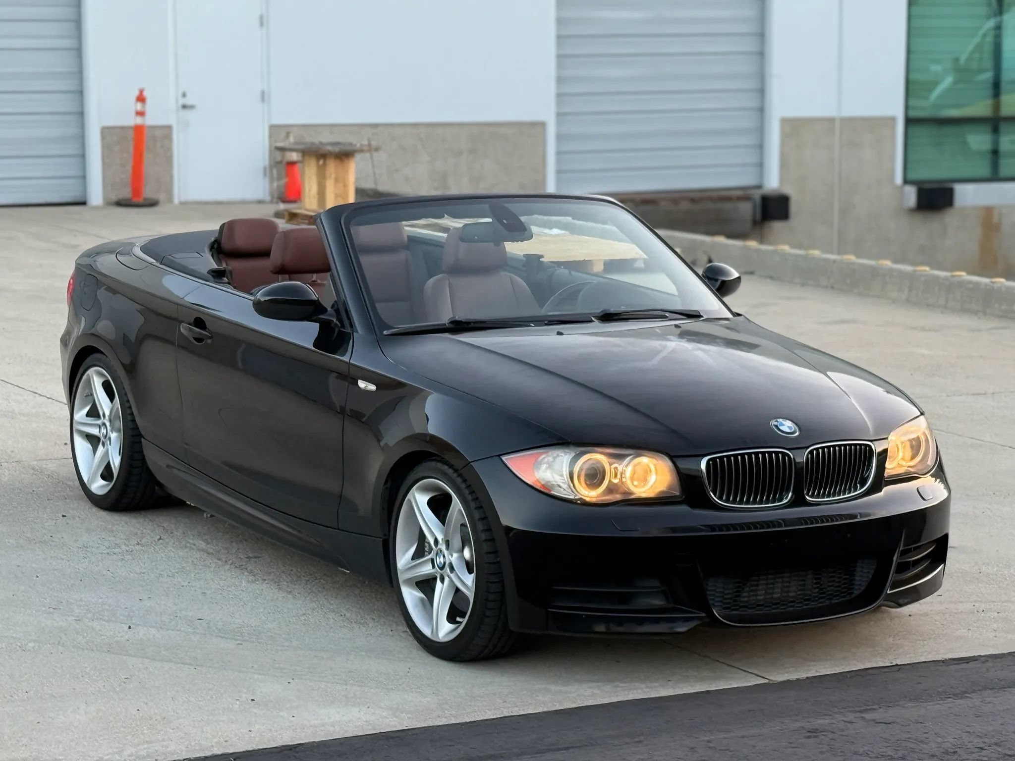 Used 2009 BMW 135i Convertible RWD image 21