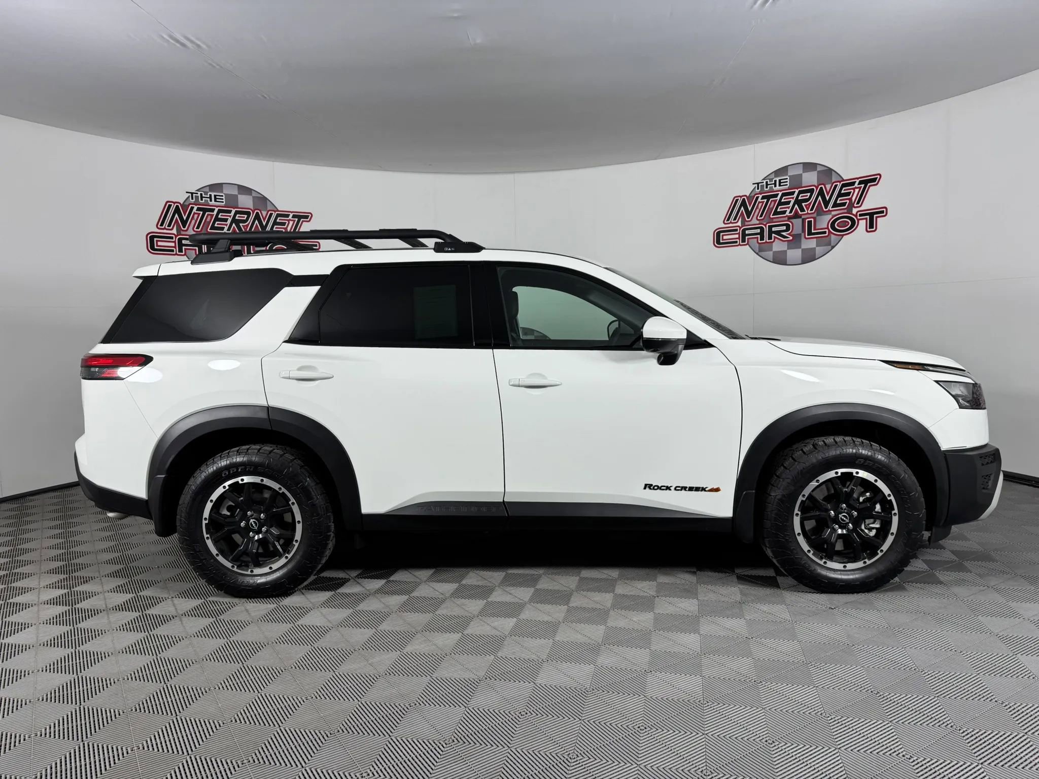 Used 2025 Nissan Pathfinder Rock Creek image 8