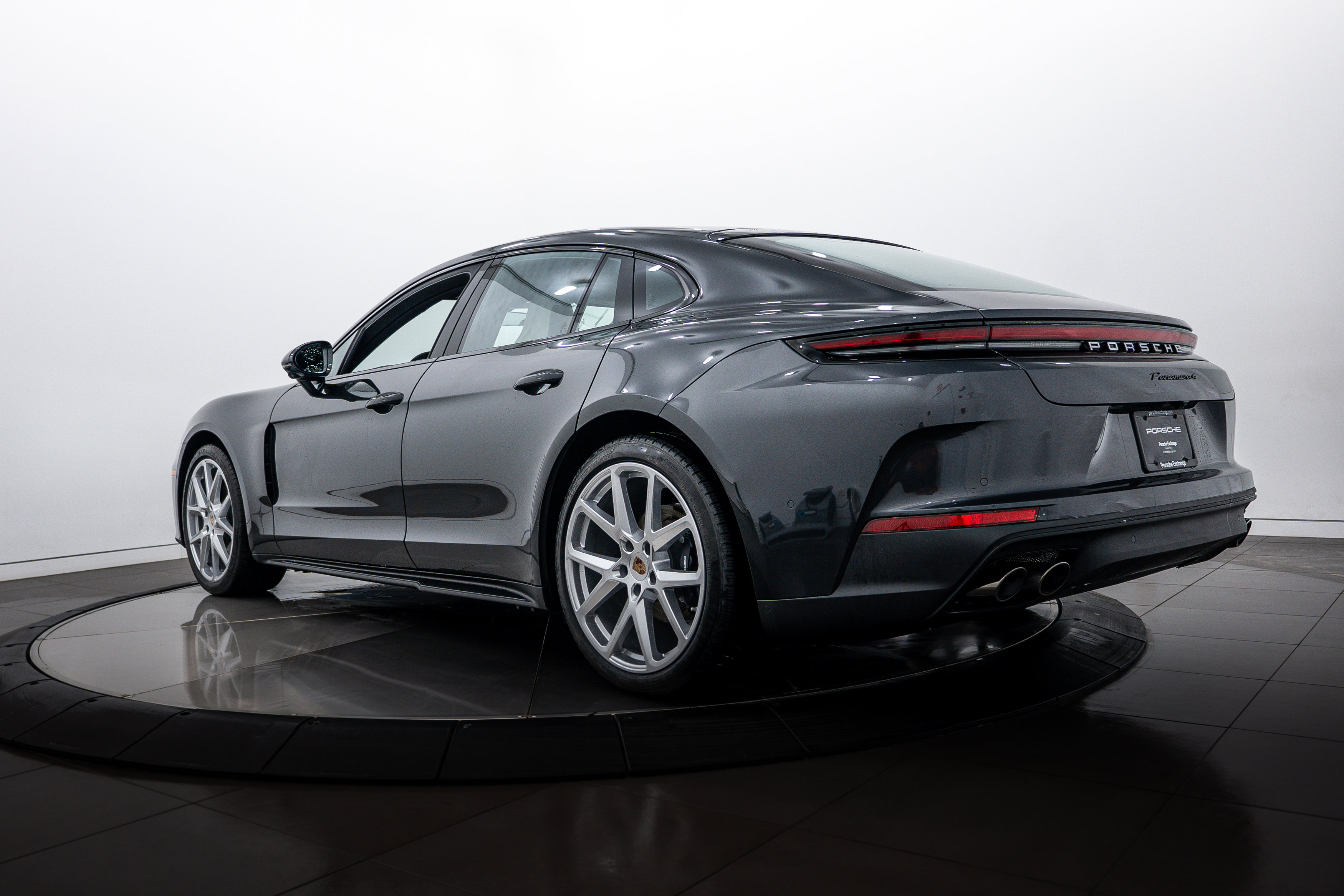 New 2026 Porsche Panamera 4 image 3