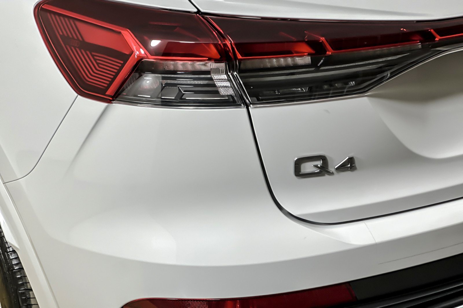 Certified 2023 Audi Q4 e-tron Premium Plus w/ Premium Plus AWD/4WD image 27
