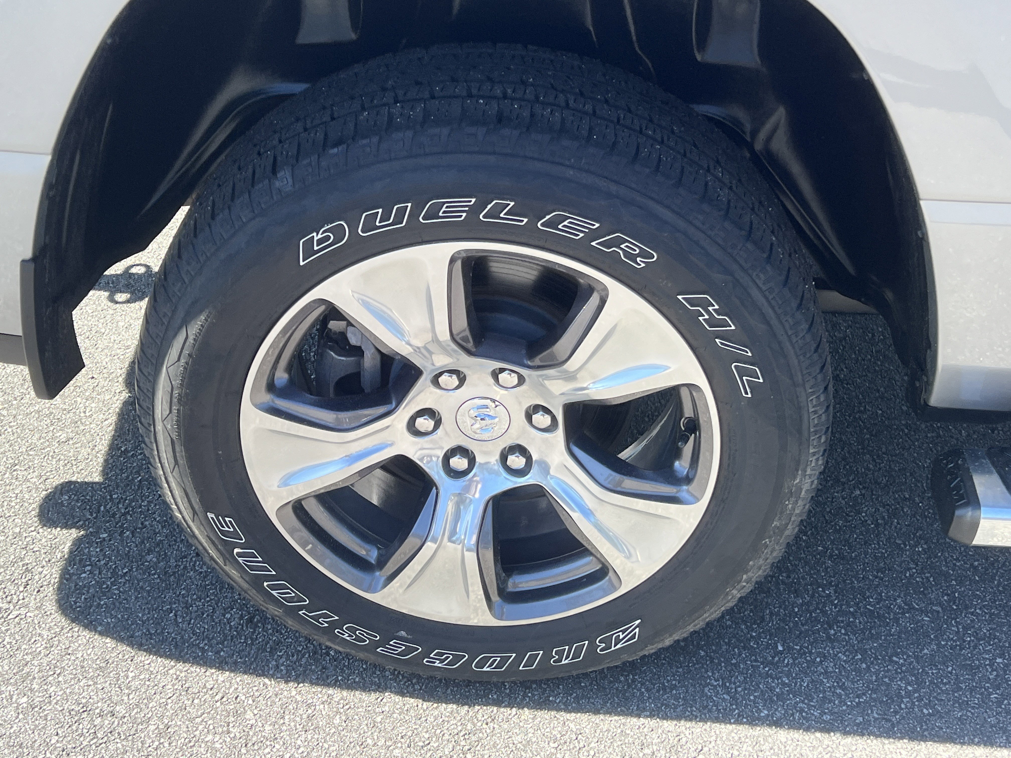 Used 2023 RAM 1500 Laramie AWD/4WD image 22