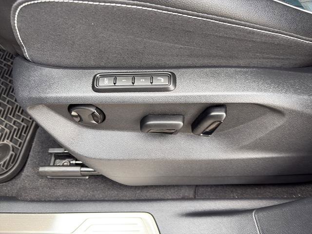 Certified 2025 Volkswagen Atlas Cross Sport SEL Premium R-Line image 16