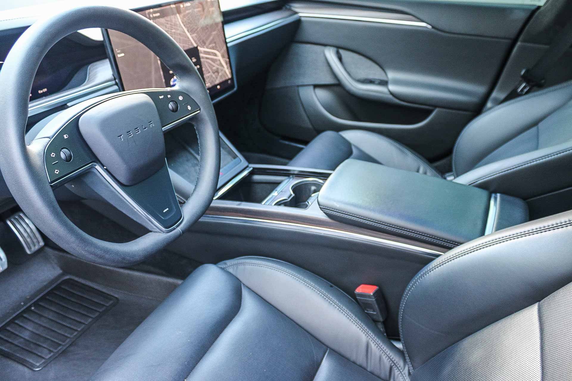 Used 2023 Tesla Model S Standard Range image 18