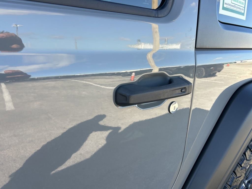 Used 2022 Jeep Wrangler Willys image 20