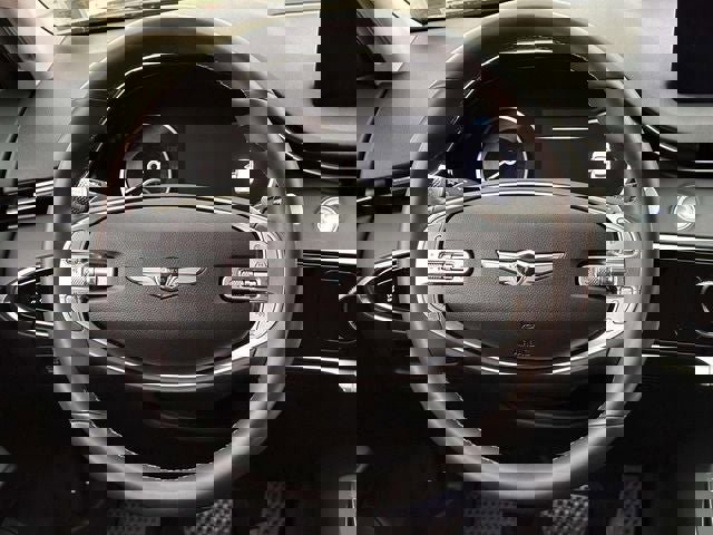 Used 2025 Genesis GV70 2.5T image 18