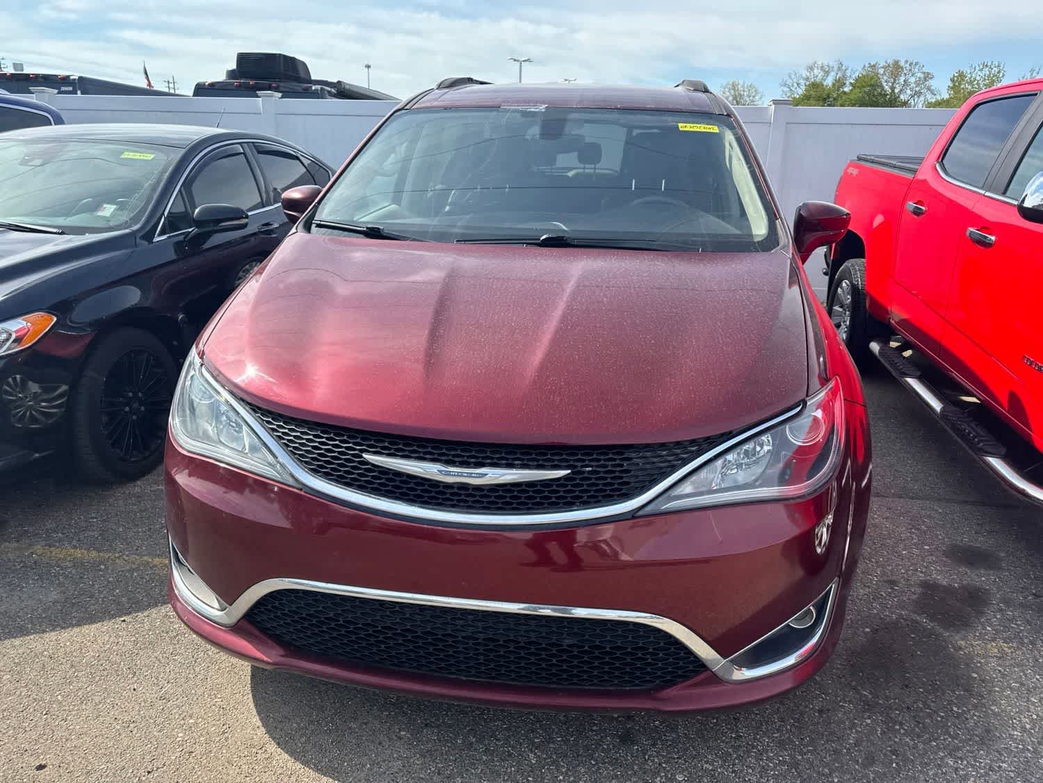 Used 2017 Chrysler Pacifica Touring-L FWD image 19