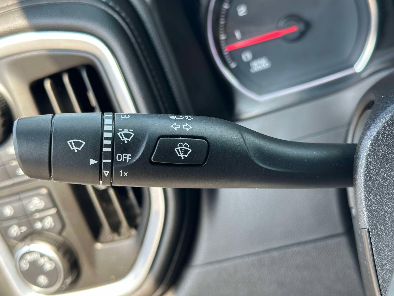 Used 2021 Chevrolet Silverado 1500 LT Trail Boss w/ Bed Protection Package image 17