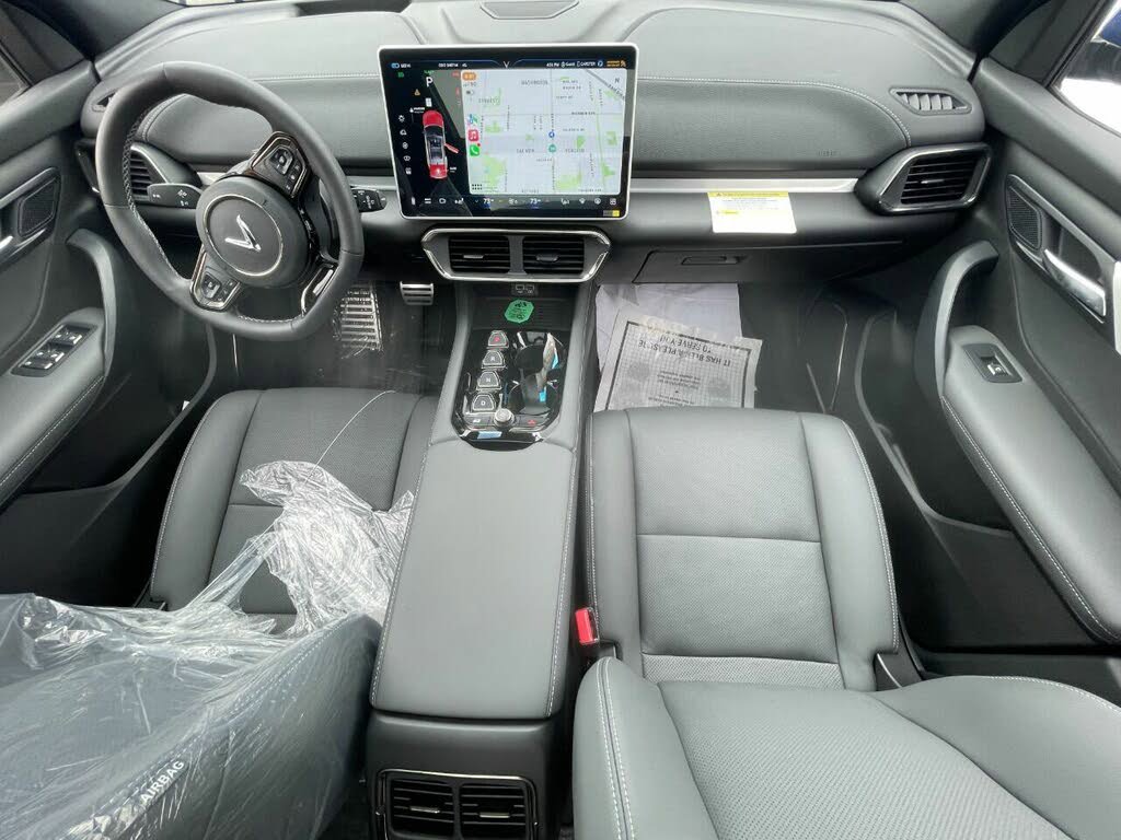 Used 2023 VinFast VF 8 Plus image 8