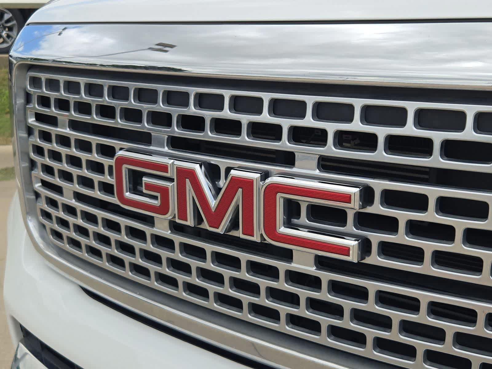 Used 2018 GMC Canyon Denali RWD image 11