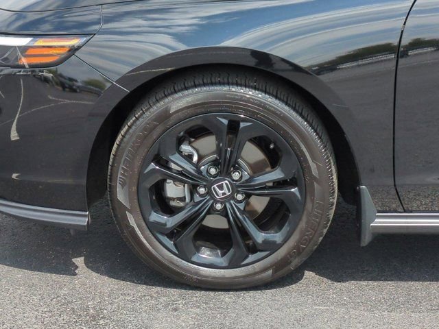 Used 2025 Honda Accord SE image 7