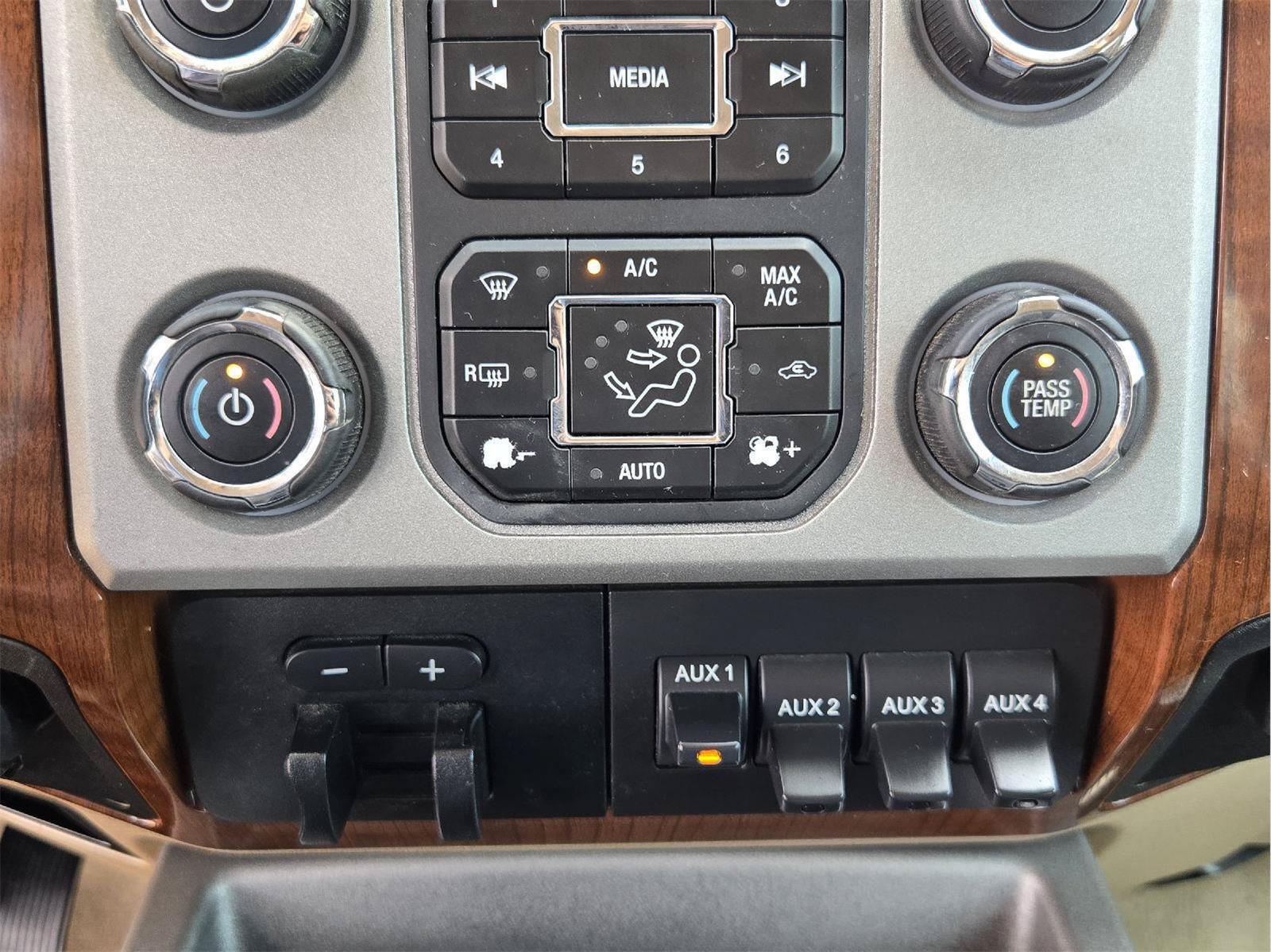 Used 2015 Ford F250 King Ranch w/ FX4 Off-Road Package AWD/4WD image 18