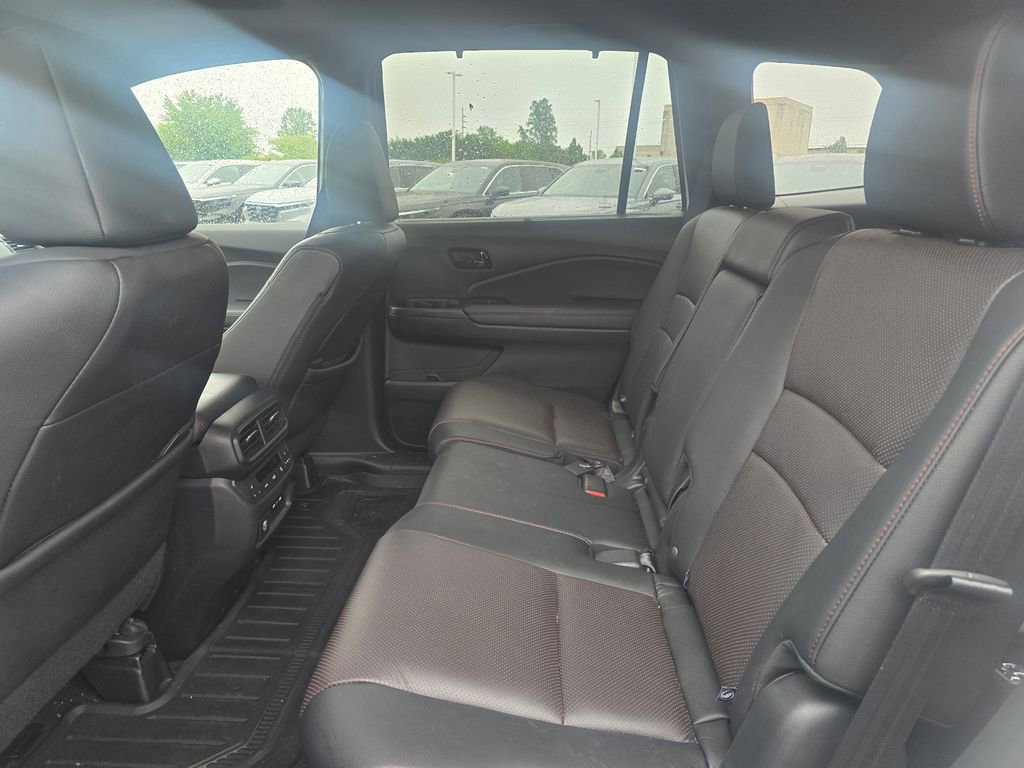 Used 2024 Honda Passport Black Edition image 11