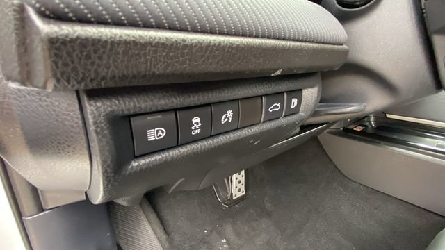 Used 2025 Toyota Camry SE FWD image 18