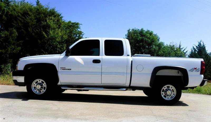 Used 2003 Chevrolet Silverado 2500 LS w/ Skid Plate Package AWD/4WD image 12