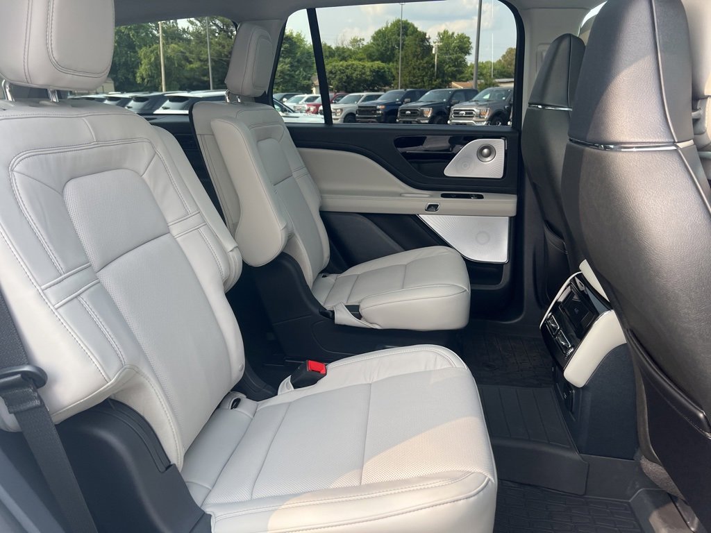 New 2025 Lincoln Aviator Reserve w/ Equipment Group 201A image 19