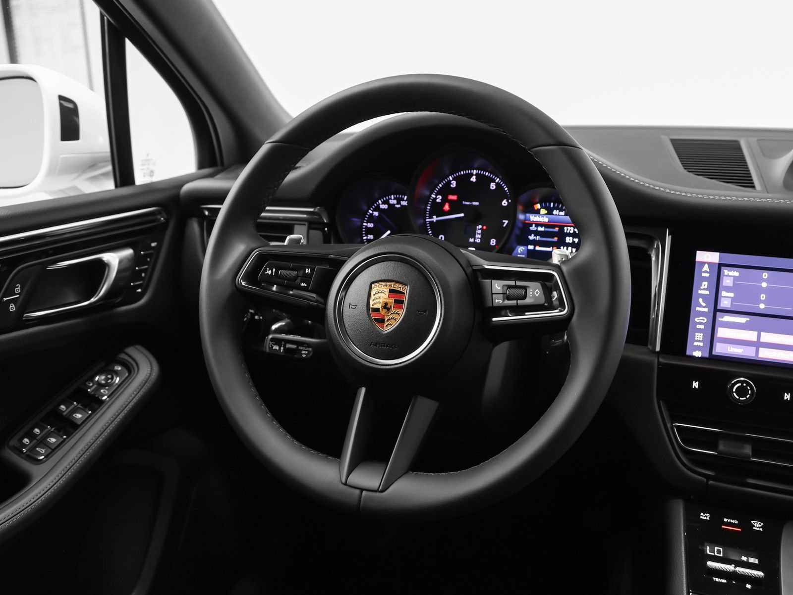 New 2026 Porsche Macan image 31