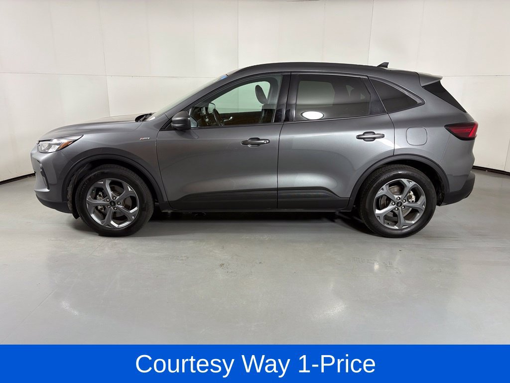 Used 2025 Ford Escape ST-Line FWD image 6