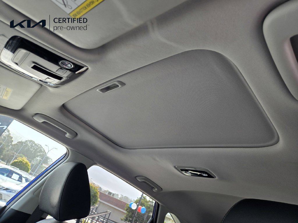 Certified 2022 Kia Seltos SX w/ Sunroof Package AWD/4WD image 12