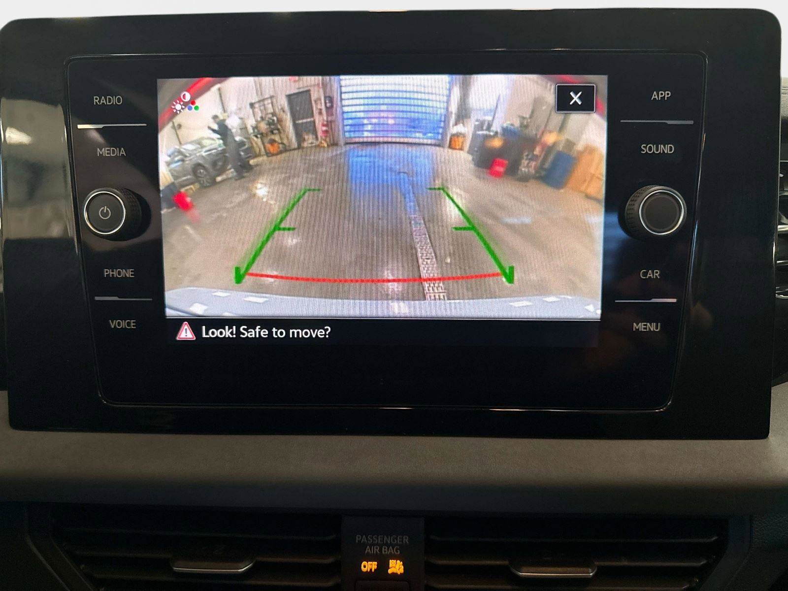Used 2025 Volkswagen Jetta SE FWD image 25