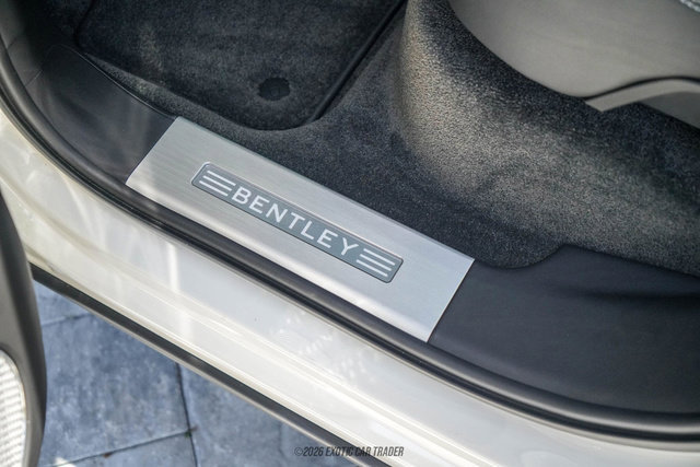 Used 2021 Bentley Bentayga AWD/4WD image 97