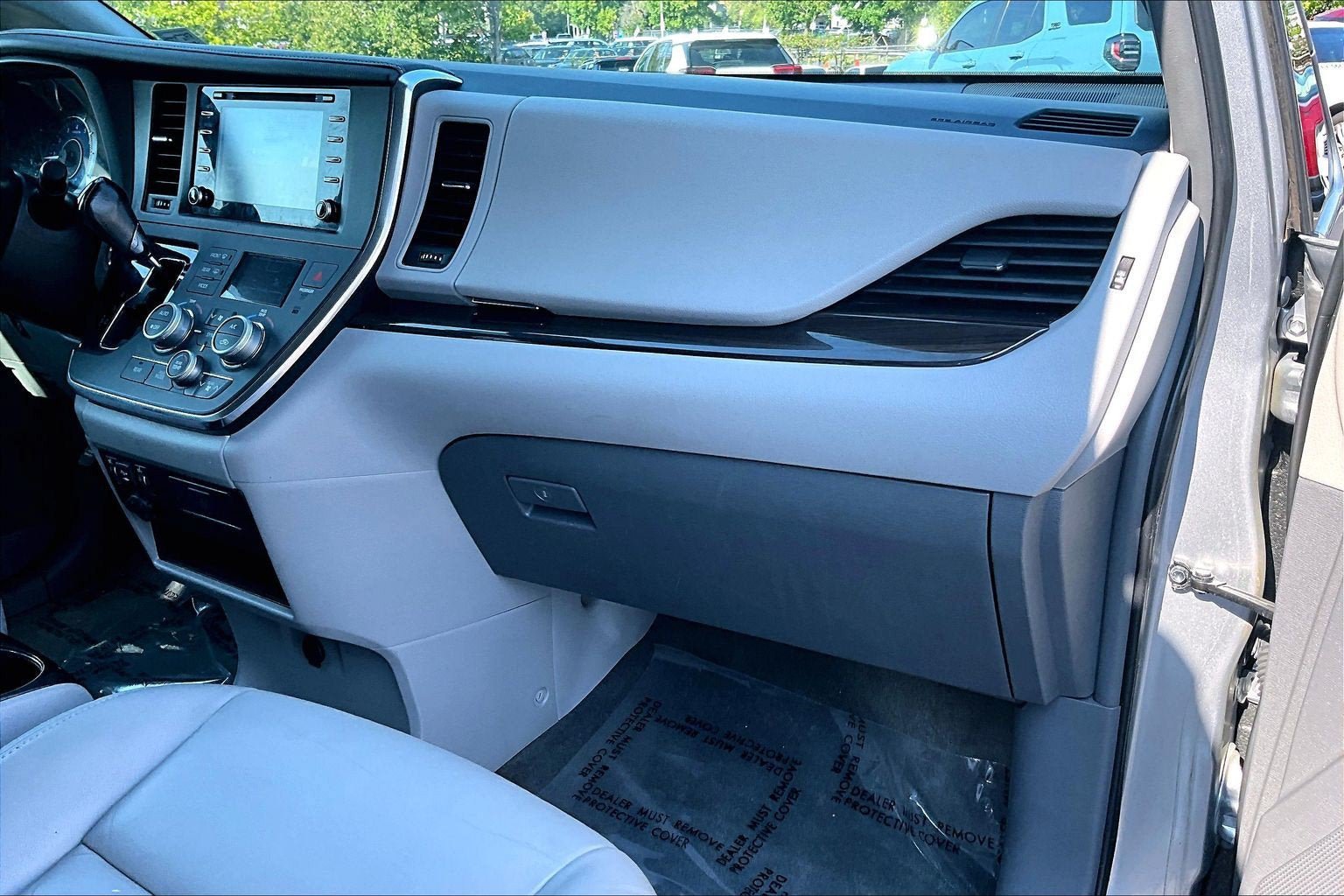 Used 2018 Toyota Sienna XLE w/ Protection Package AWD/4WD image 15