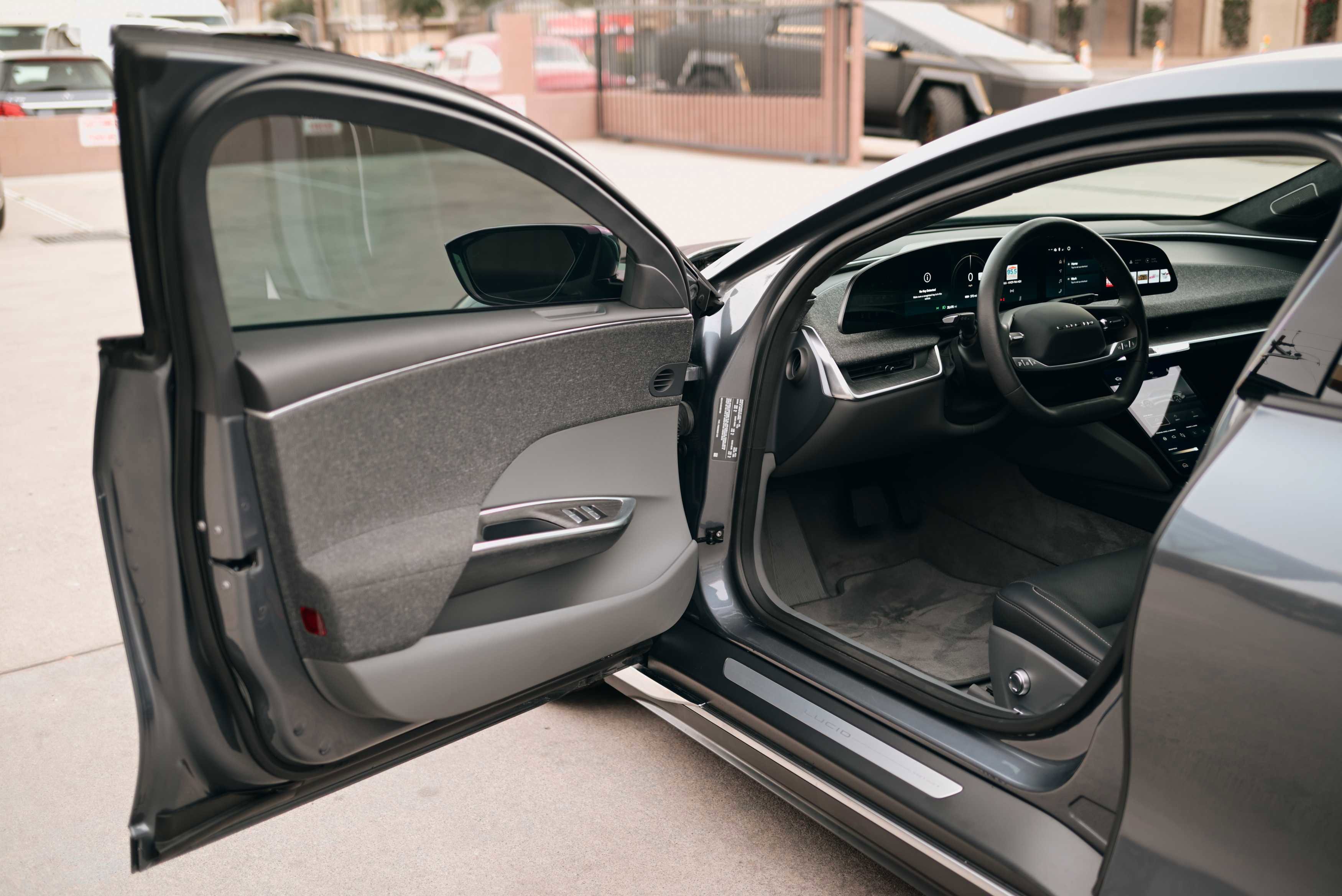 Used 2024 Lucid Air Touring image 7