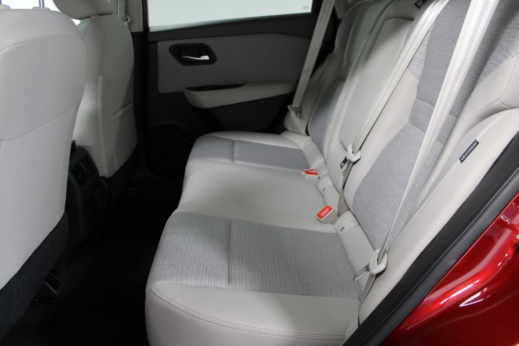 Used 2023 Nissan Rogue SV AWD/4WD image 22