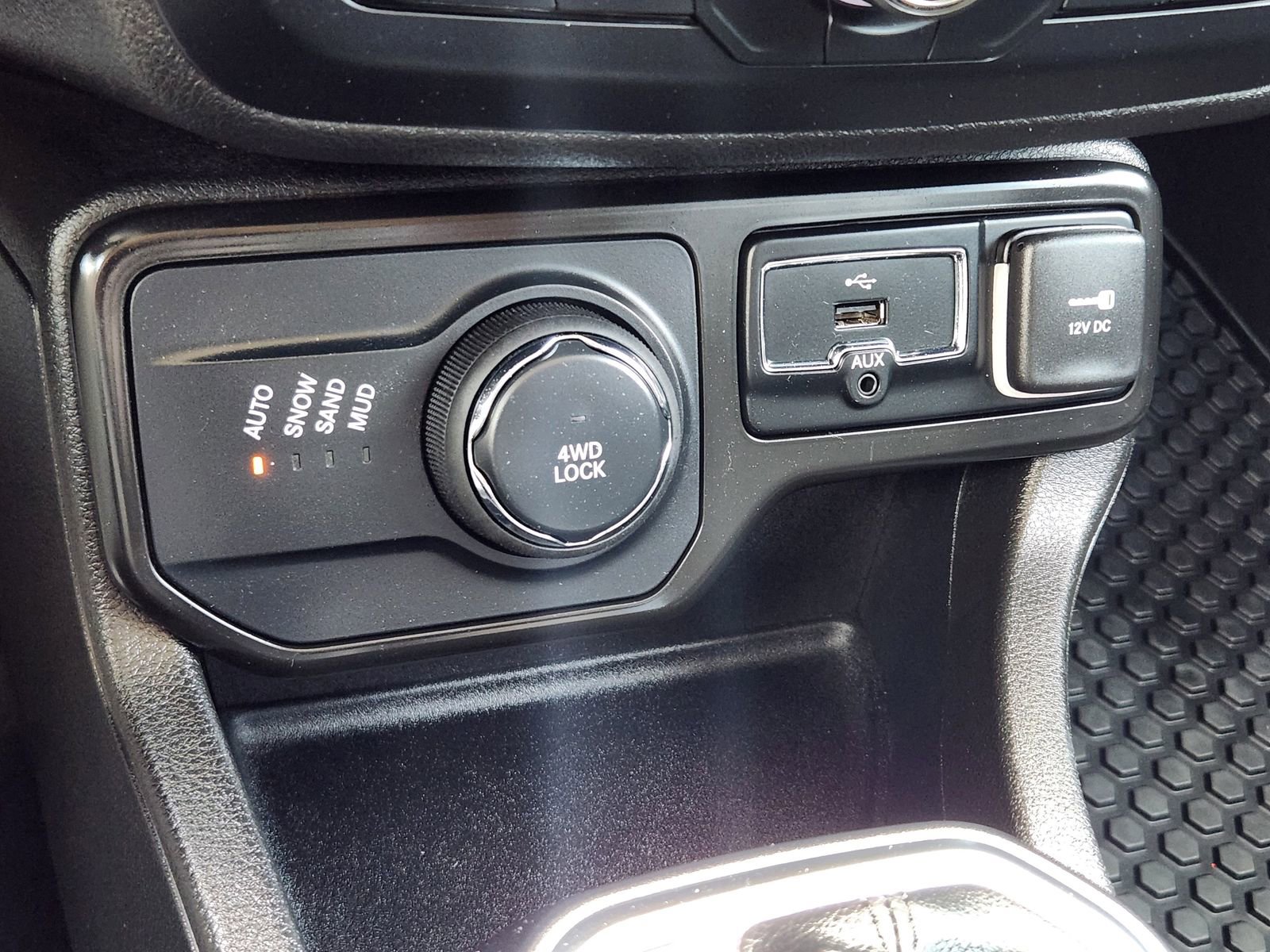 Used 2023 Jeep Renegade Limited AWD/4WD image 22