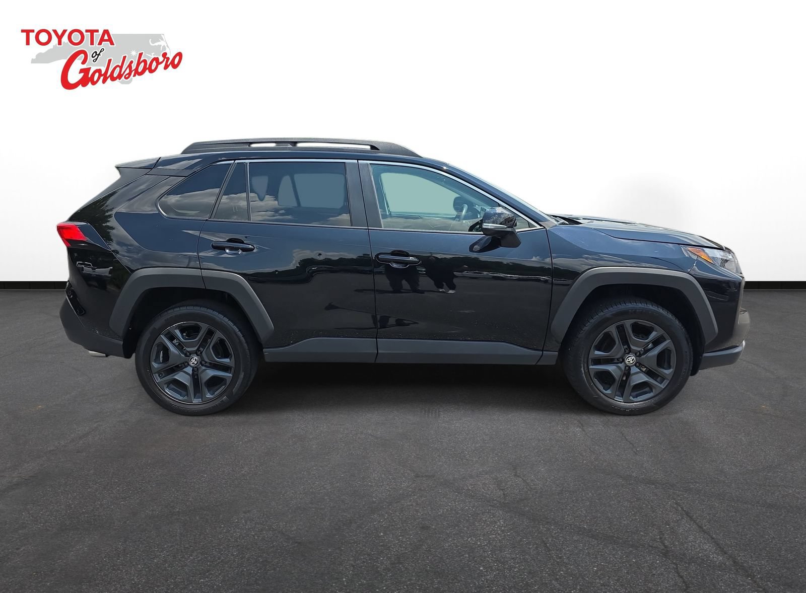 Used 2024 Toyota RAV4 Adventure AWD/4WD image 4