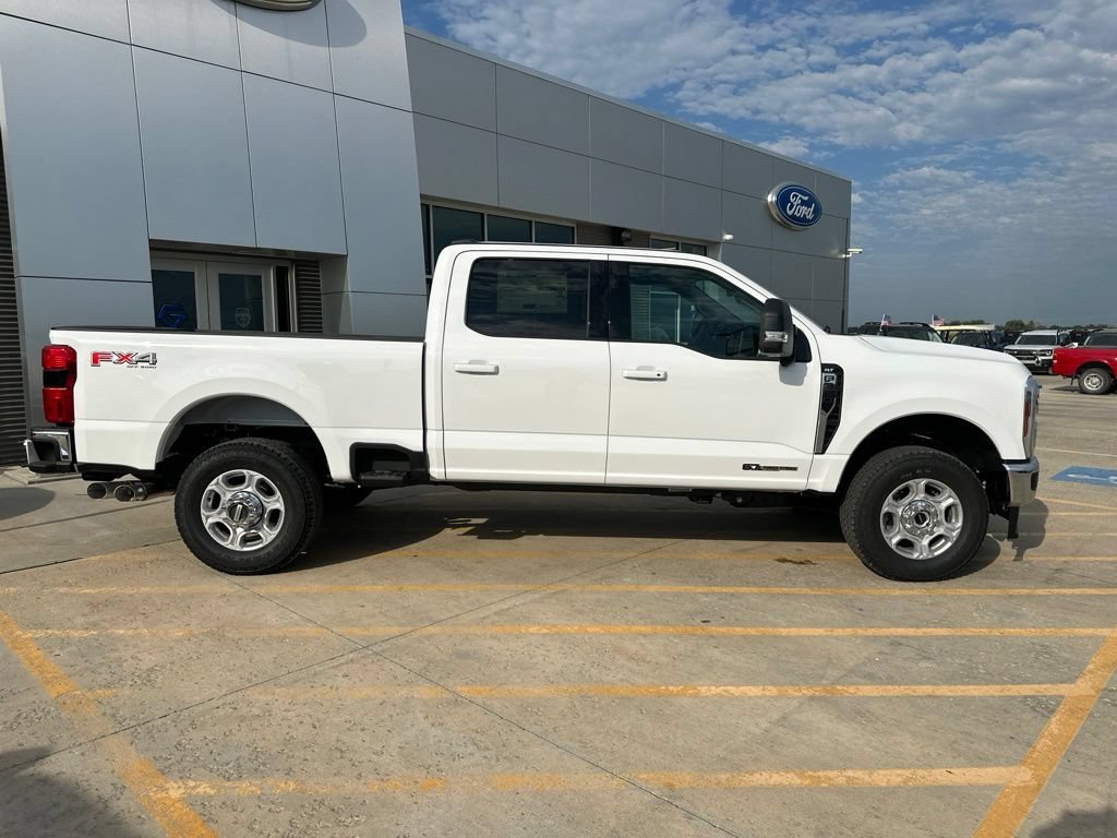 New 2026 Ford F350 XLT w/ XLT Premium Package AWD/4WD image 11