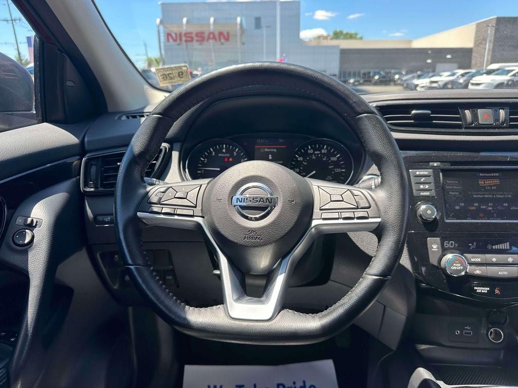 Used 2021 Nissan Rogue Sport SV AWD/4WD image 14