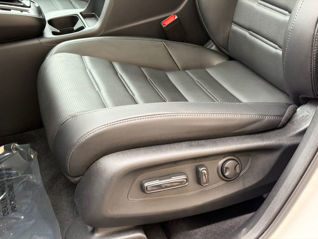 Used 2025 Honda CR-V EX-L image 17