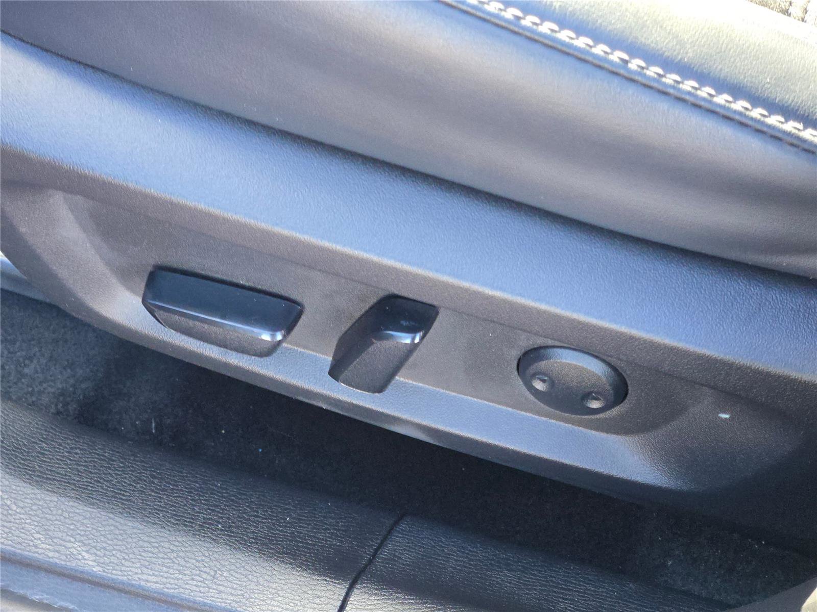 Used 2024 Mitsubishi Outlander 4WD Plug-In Hybrid image 29