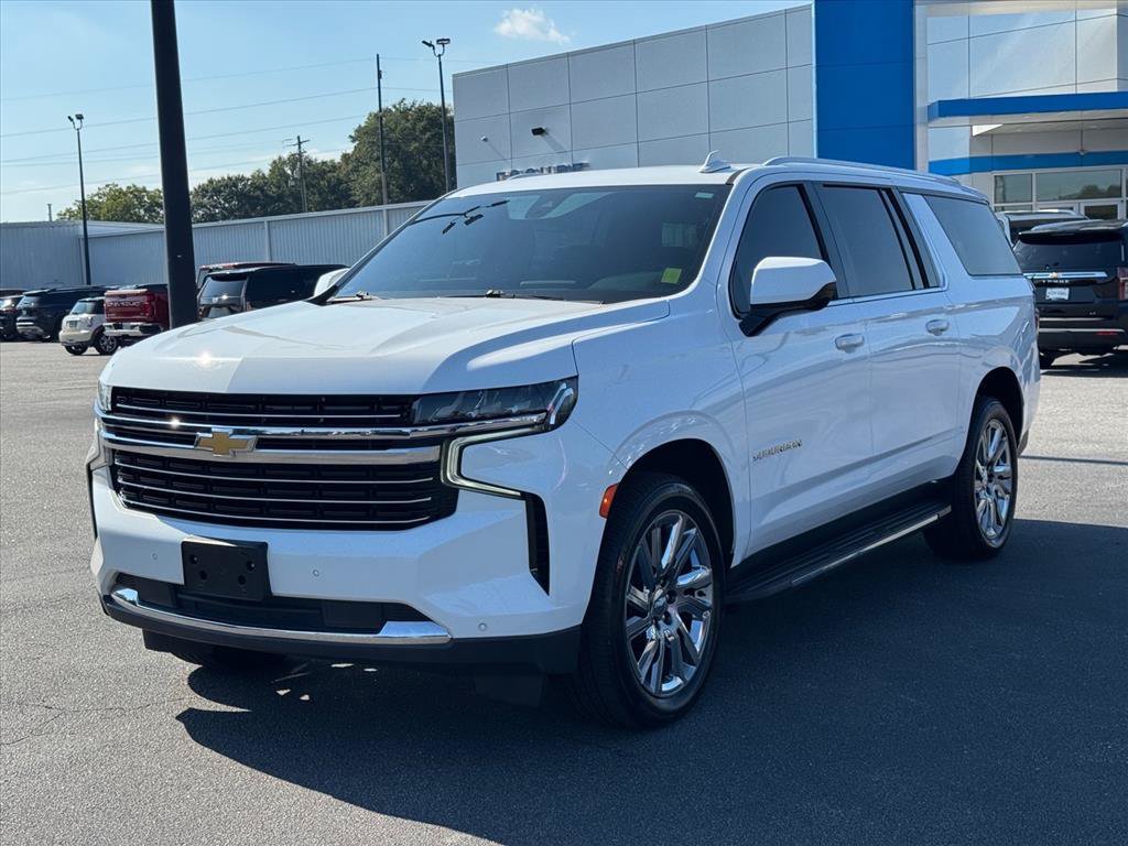 Used 2022 Chevrolet Suburban LT AWD/4WD image 7
