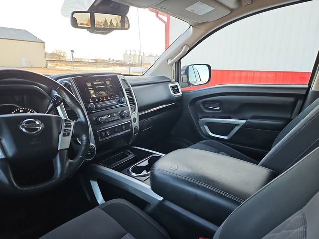 Used 2021 Nissan Titan SV w/ SV Convenience Package image 29