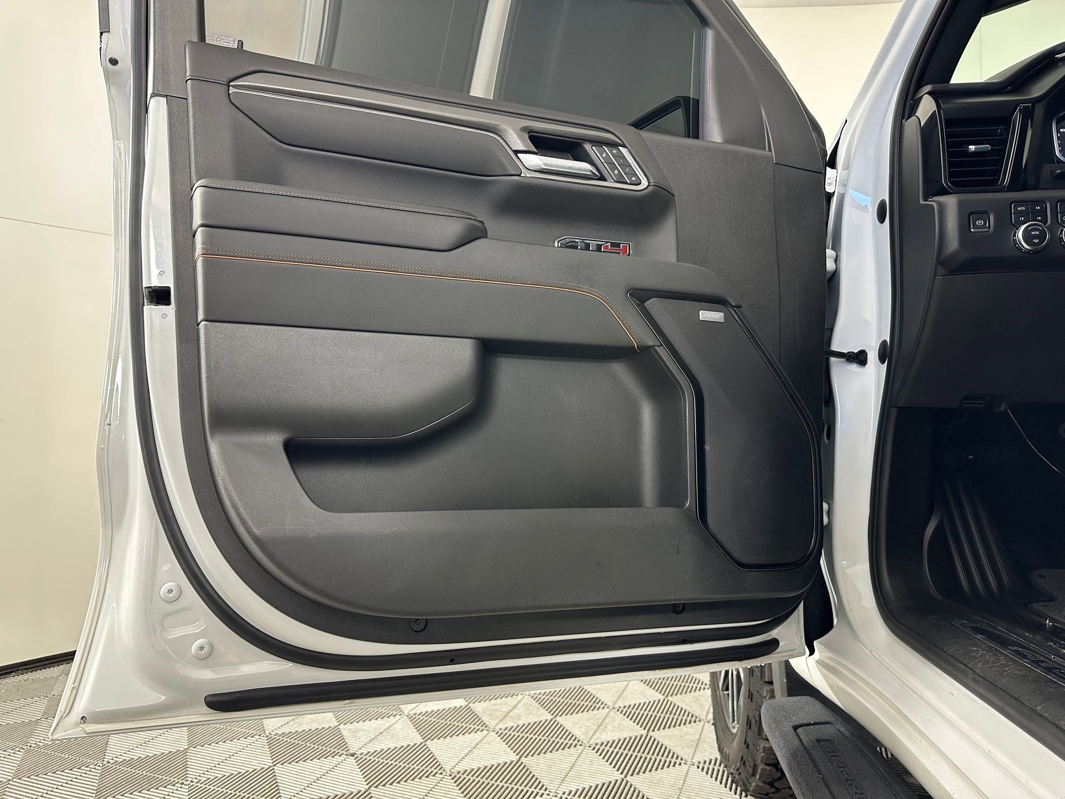 Used 2022 GMC Sierra 1500 AT4 w/ AT4 Premium Package image 22