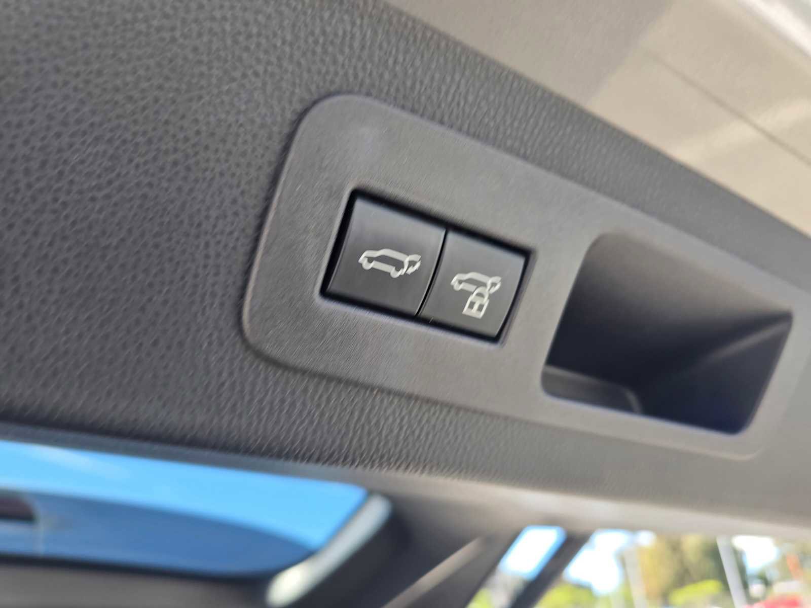 Used 2023 Lexus LX 600 F Sport w/ Accessory Package (Z1) AWD/4WD image 18