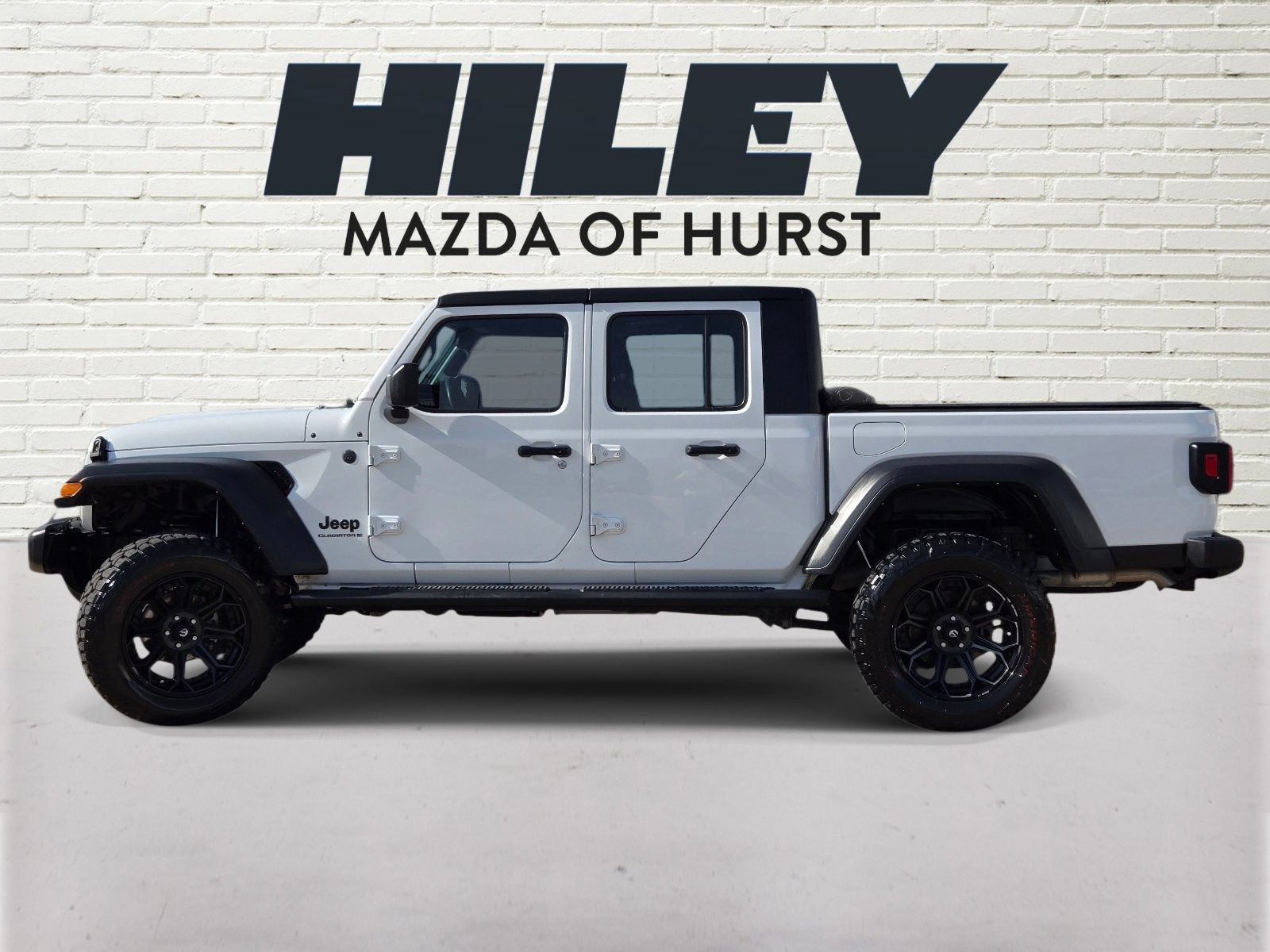 Used 2023 Jeep Gladiator Sport w/ Trailer Tow Package AWD/4WD image 3