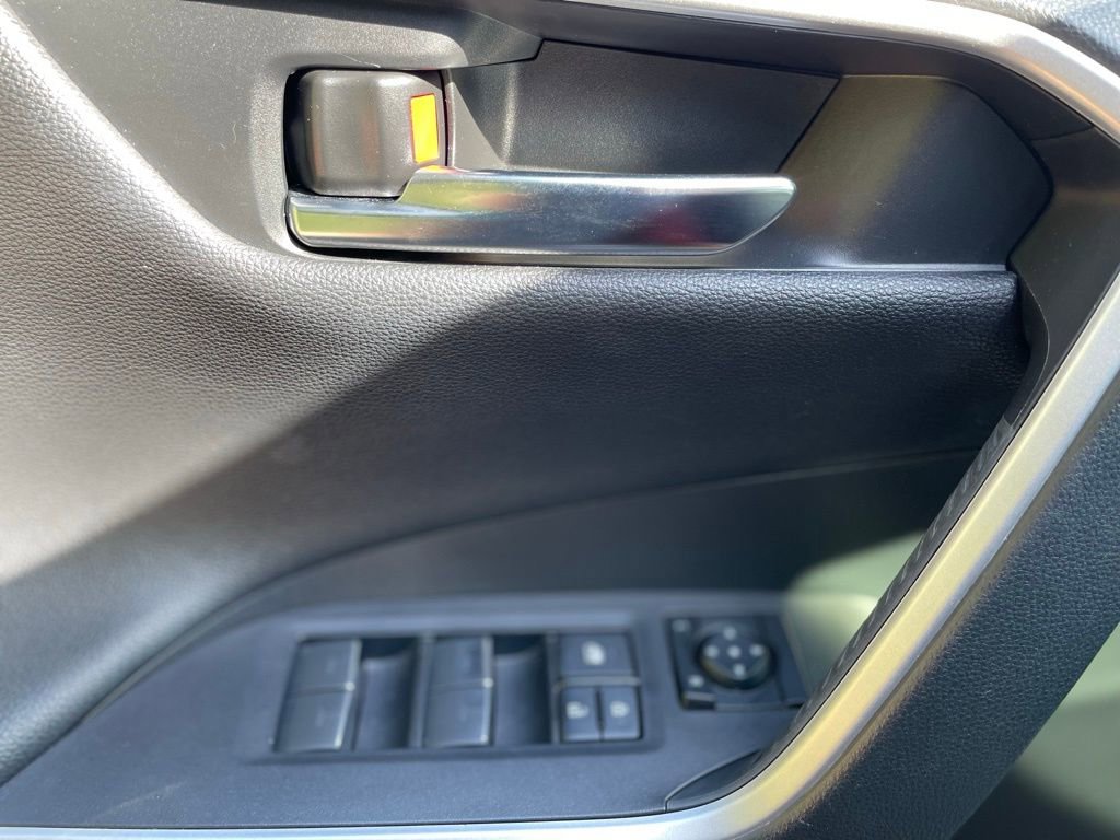 Used 2022 Toyota RAV4 XSE w/ Weather Package image 10