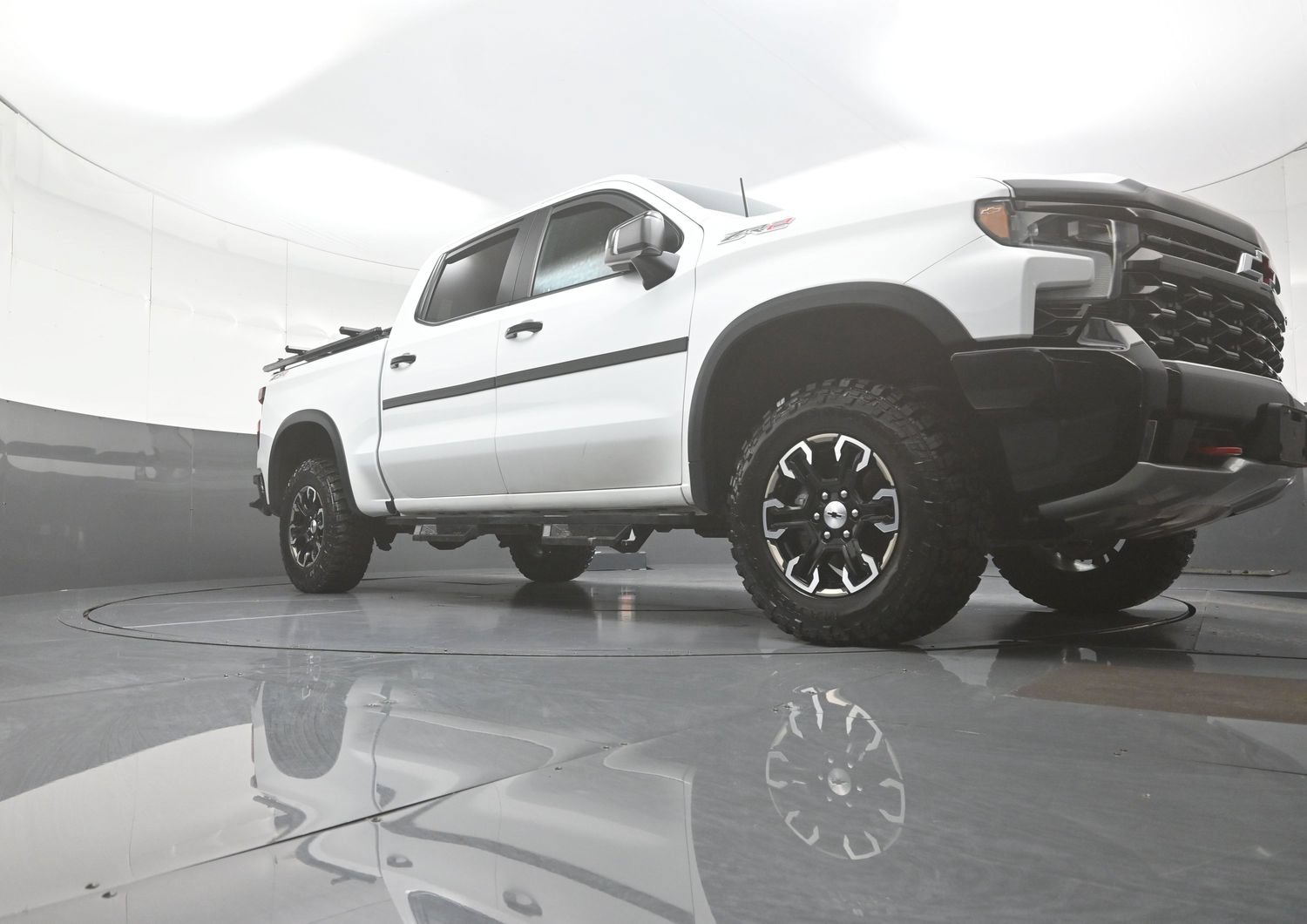 Used 2023 Chevrolet Silverado 1500 ZR2 AWD/4WD image 9