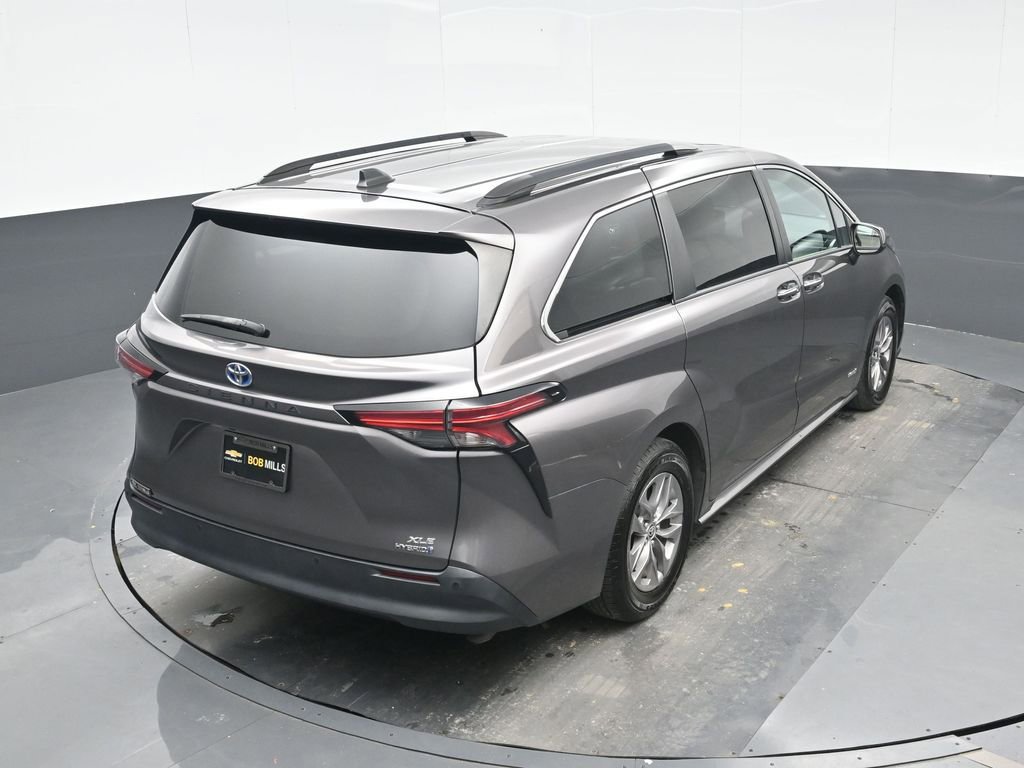 Used 2021 Toyota Sienna XLE image 21
