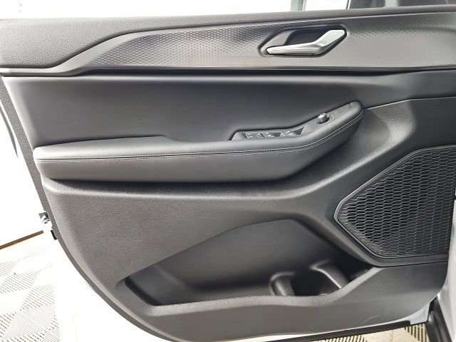 New 2025 Jeep Grand Cherokee L Laredo w/ Luxury Tech Group I image 12