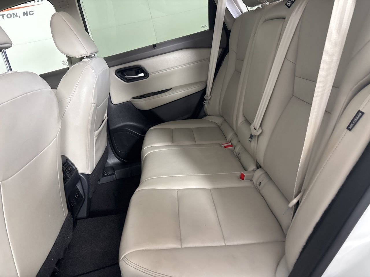 Used 2023 Nissan Rogue SL w/ SL Premium Package image 21