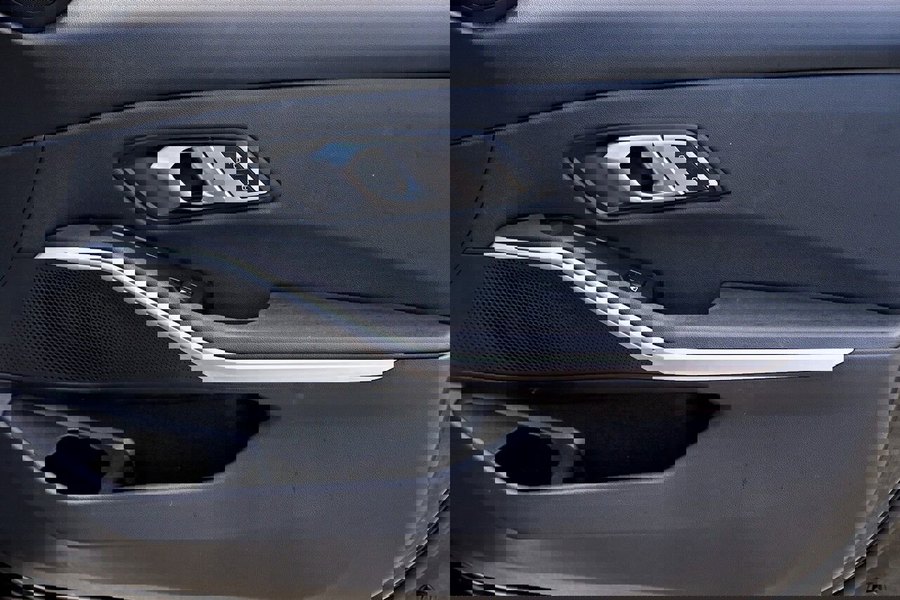 Used 2020 BMW 330i xDrive Sedan w/ M Sport Package image 18