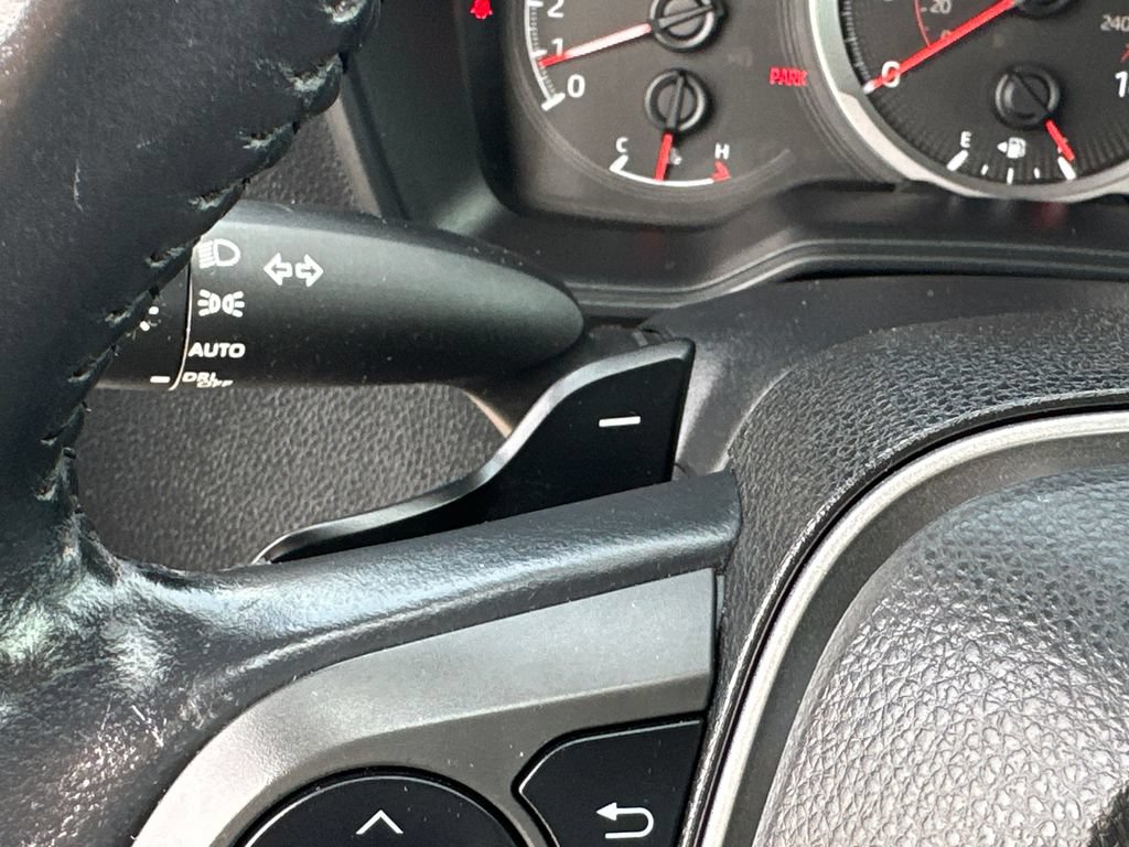 Used 2020 Toyota Corolla SE FWD image 25